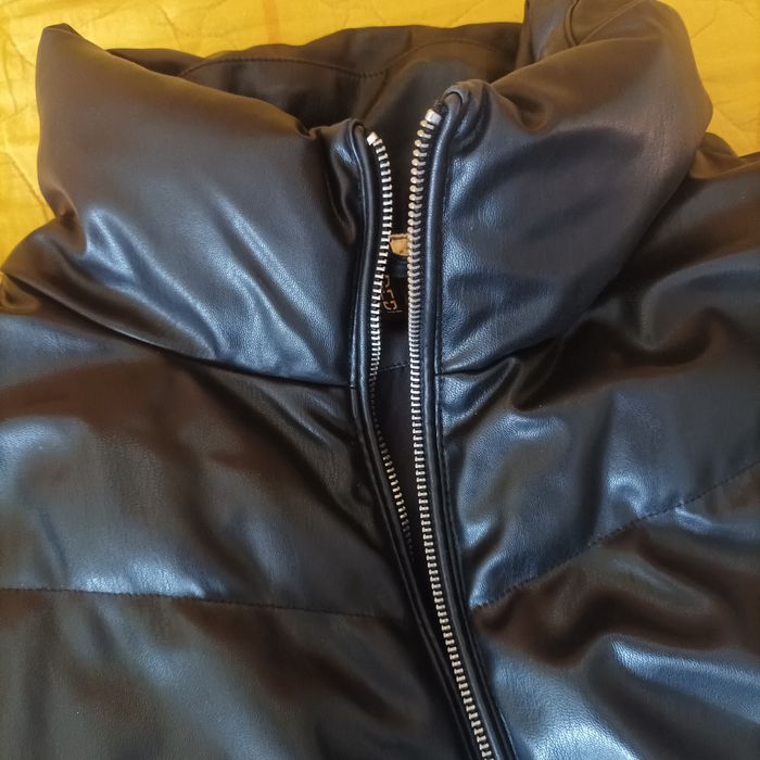 Зимно дамско кожено яке HM