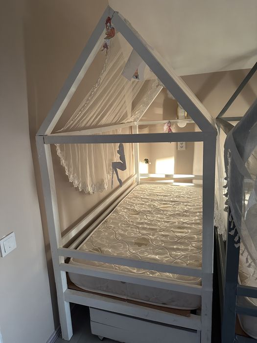 Кровать детская деревянная