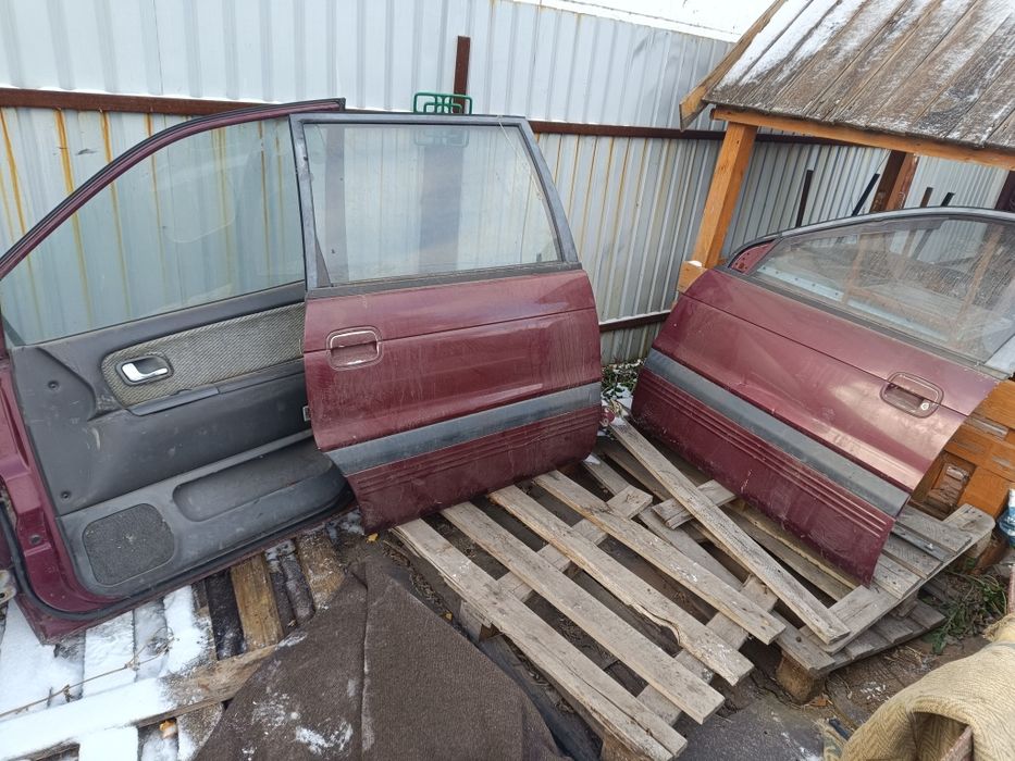 Кузовные детали на Митсубиси Спейс вагон.