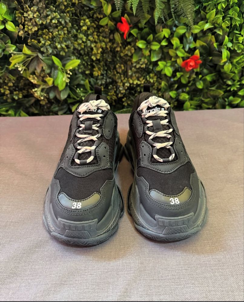 Balenciaga triple S