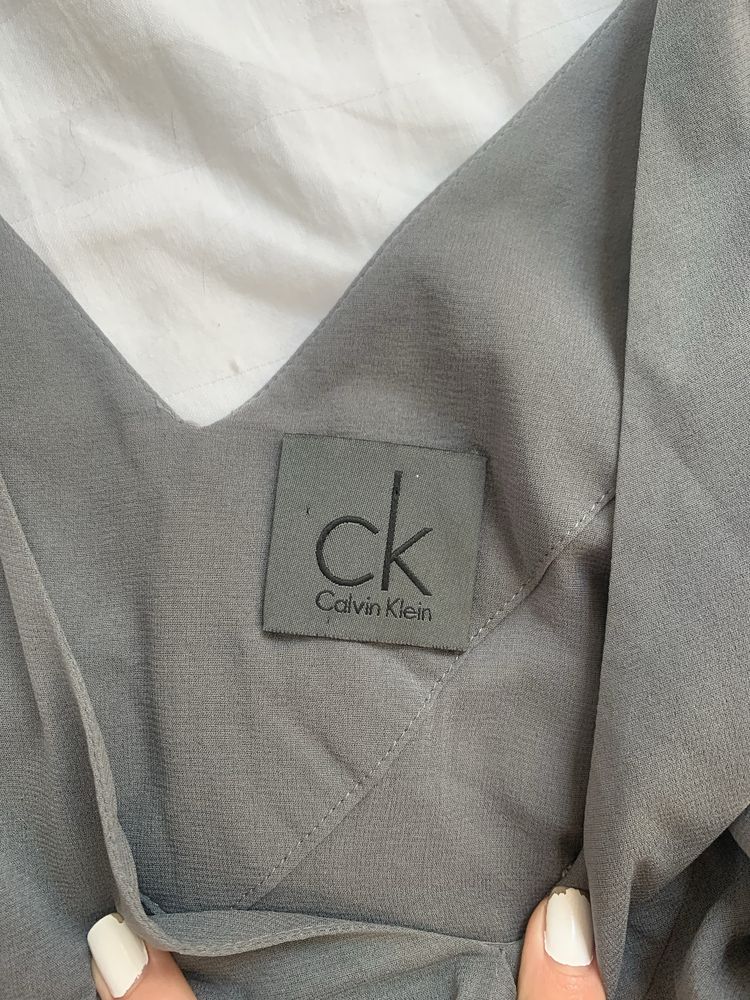 коктейлна рокля calvin klein