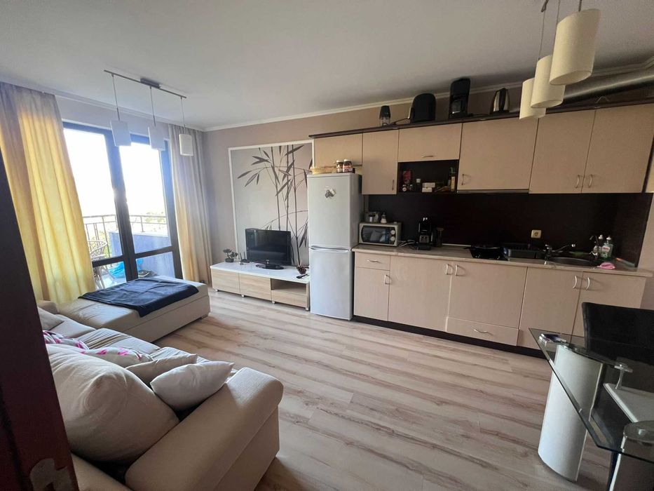 Дава се под наем Тристаен апартамент в к.к. Златни пясъци - 85 кв.м за 459 € - Снимка #2