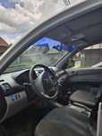 Vând un Mitsubishi L200