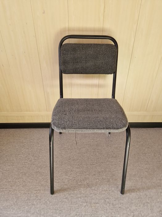 Продам срочно стулья офисные