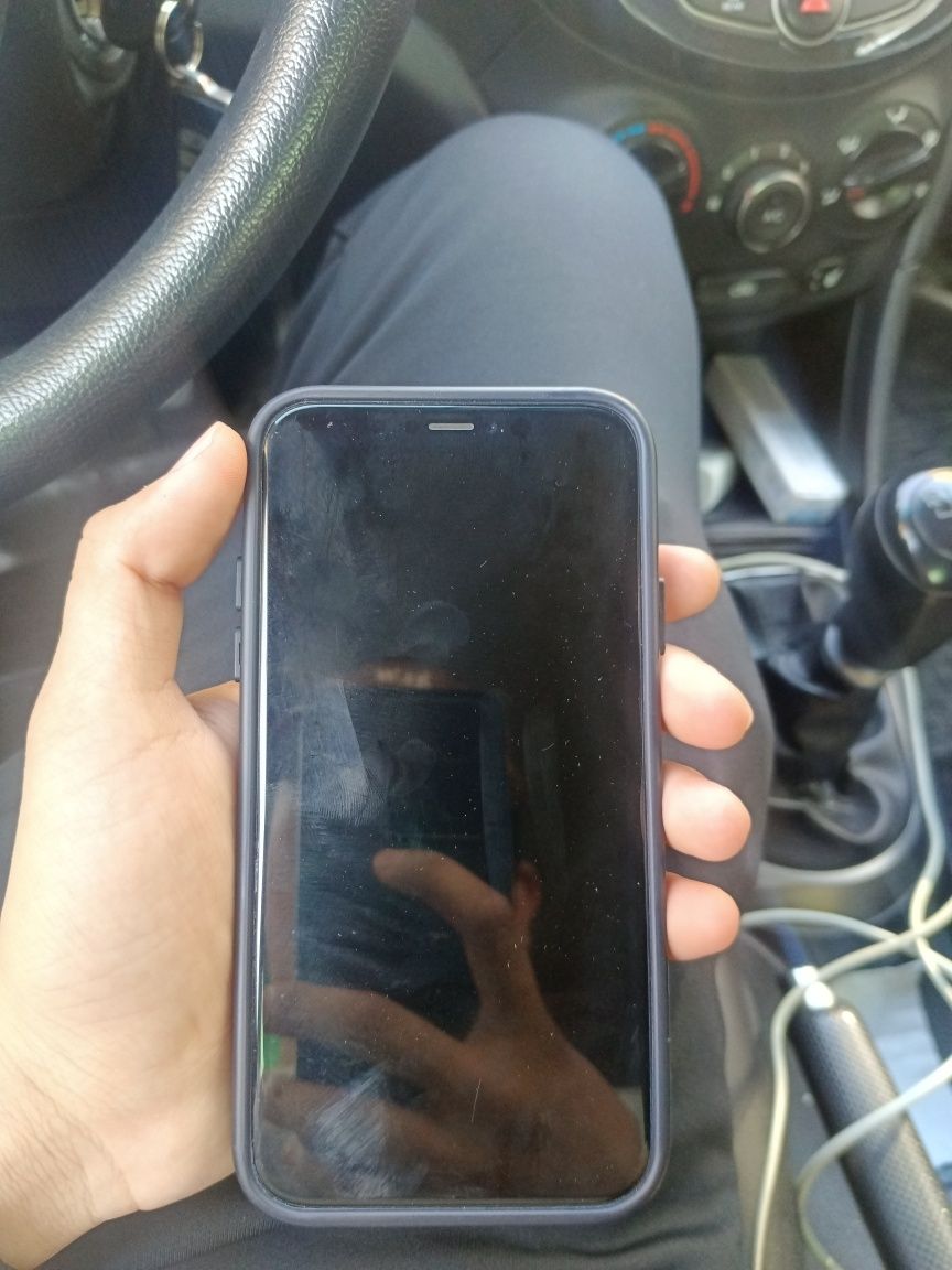IPhone XR ПРОДАЕТСЯ срочно