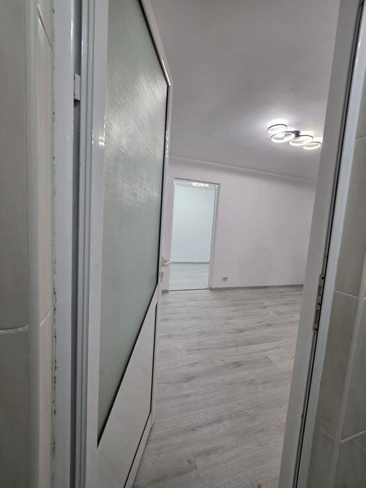 Vând apartament Moreni