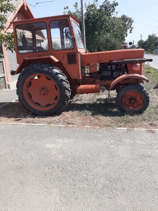 TRACTOR Universal U650