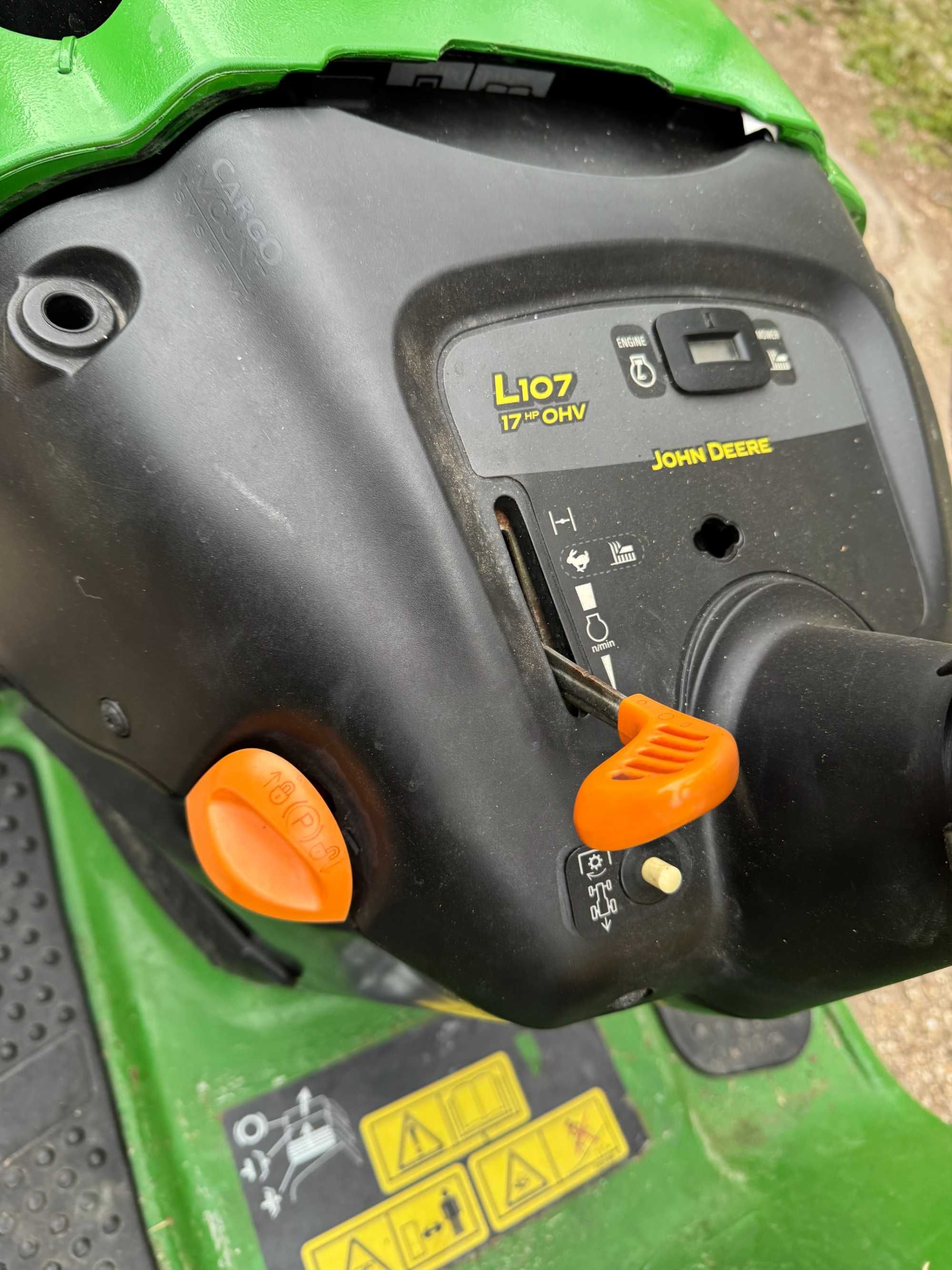 Тракторна косачка JOHN  DEERE BRIGGS STRATTON. 17,0к.с.