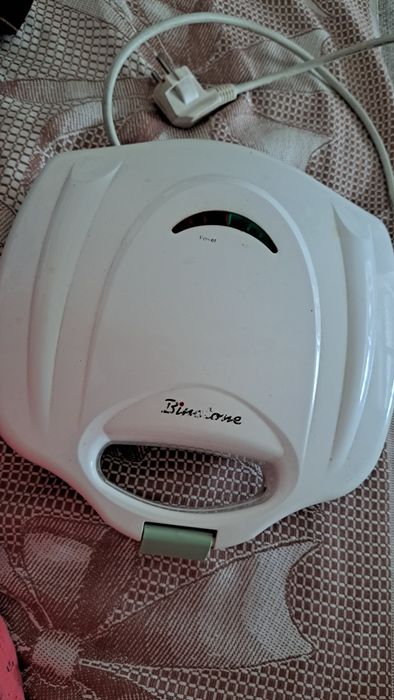 Бутербродница или вафельница