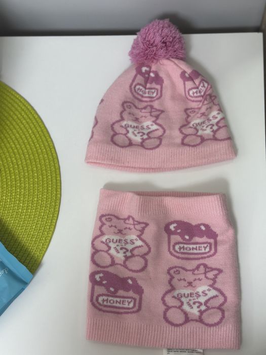 Бебешки шал и шапка Guess