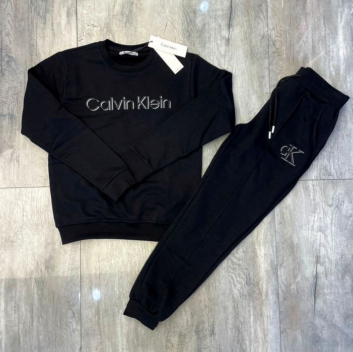 Нови дамски екип CK