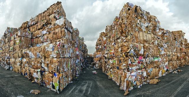 Приниаем макулатуру и полиэтилен !!!