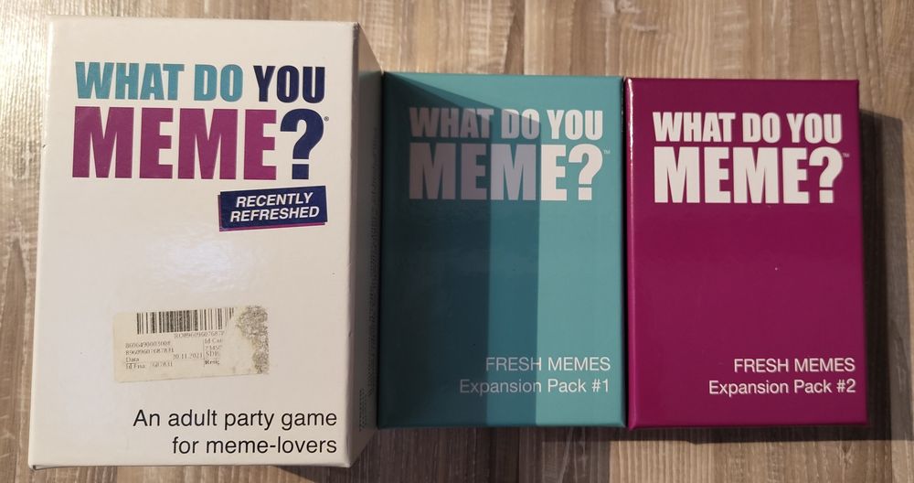 Joc de societate 'What do you MEME?'