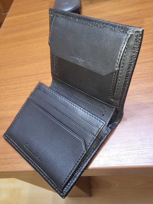 Vand portofel piele barbati nou Calvin Klein