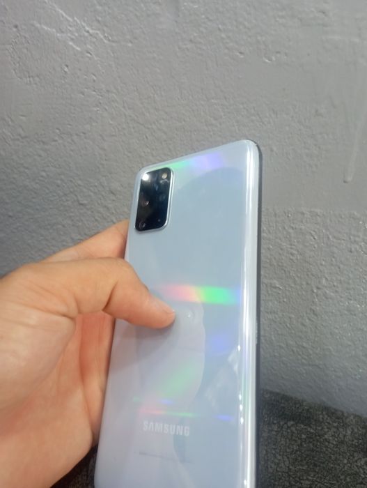 Samsung s20 plus sotiladi Ekrani almashgan
