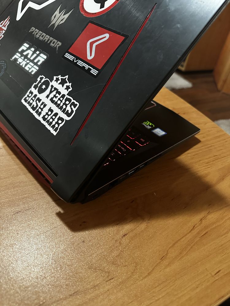 Геймърски лаптоп Acer Predator Helios 300