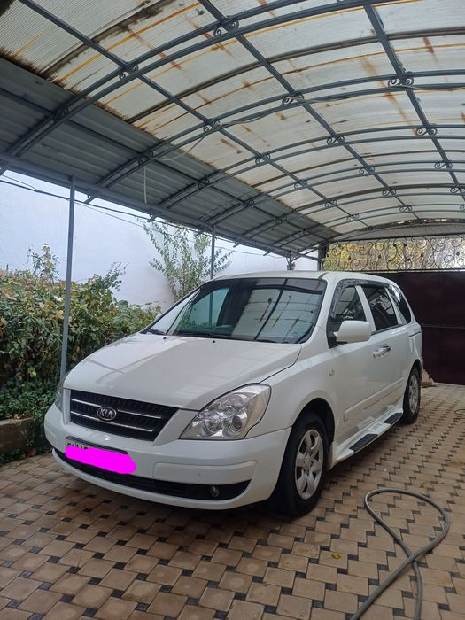 Киа карнивал срочна сотилади