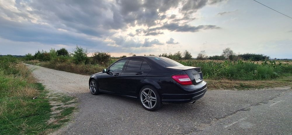Proprietar vand Mercedes Benz C class 220 W204 2009