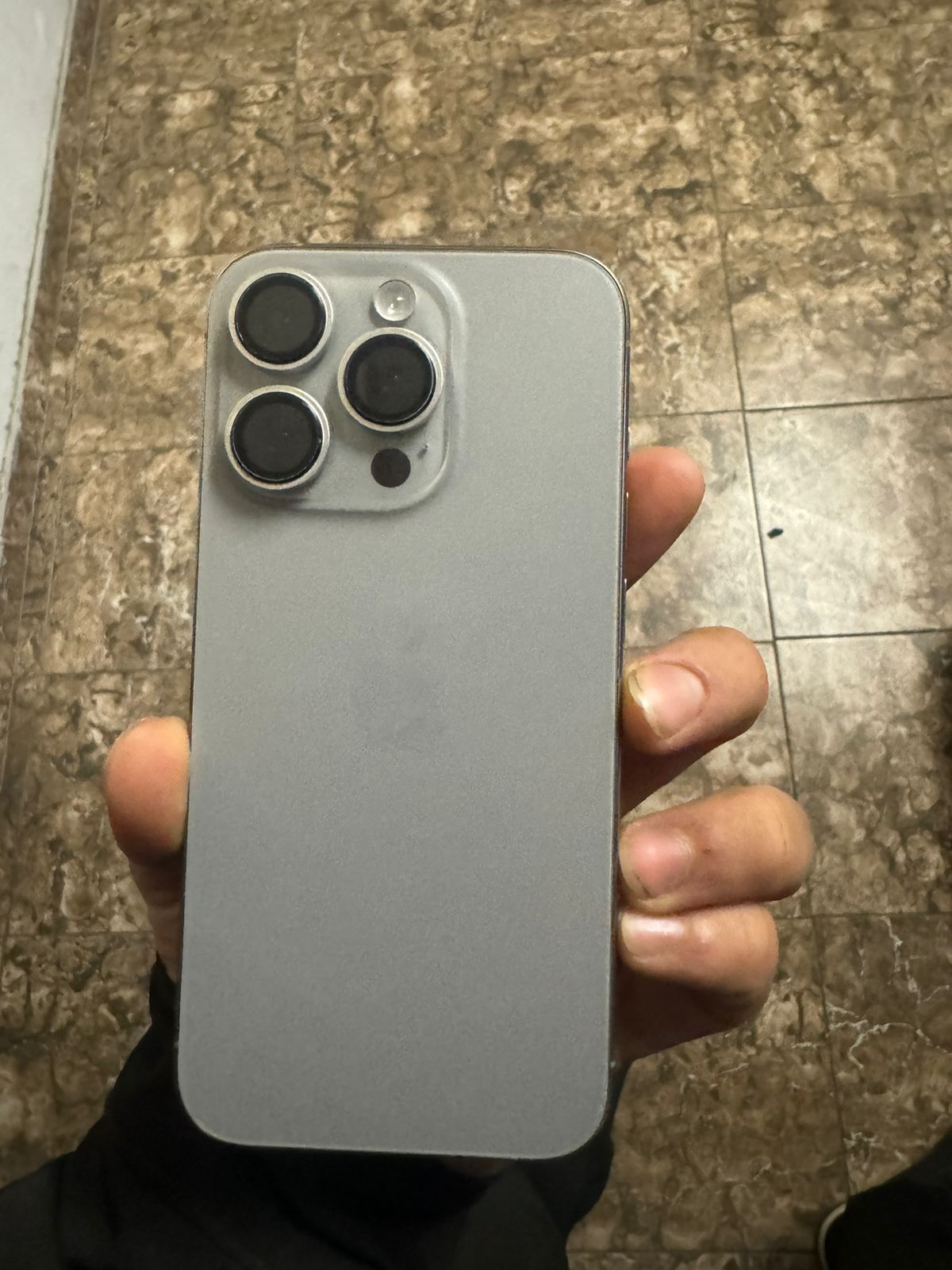 iPhone 15 pro 128