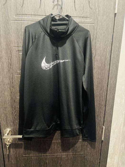 Дамски комплекти и долнища Nike  и горнища Adidas