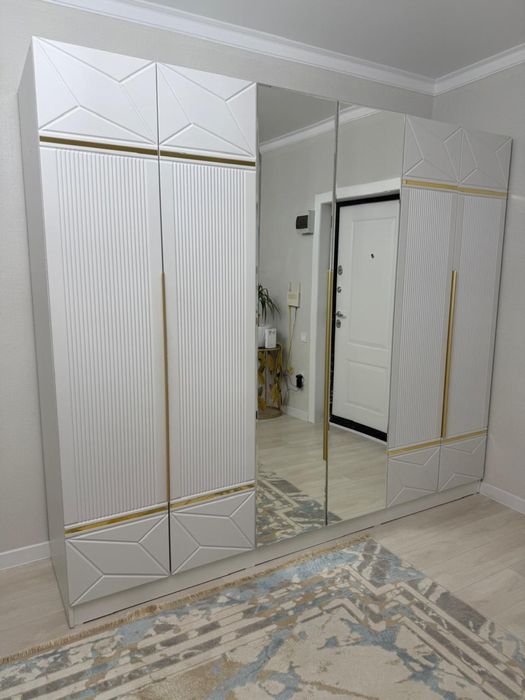 Продам шкаф в прихожку