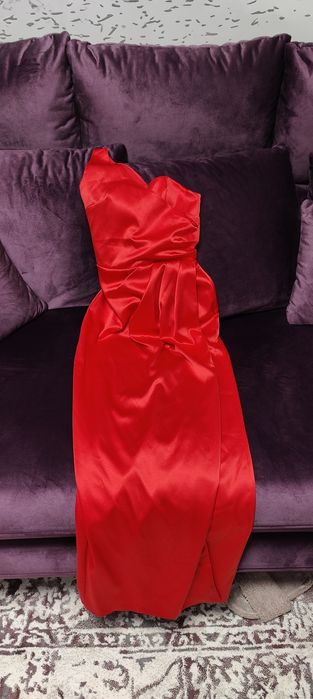 Rochie lunga,eleganta, rosie