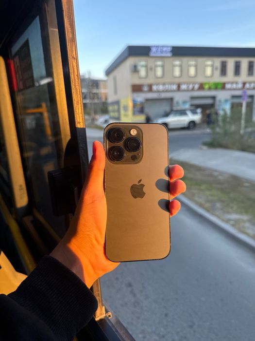 Продается СРОЧНО айфон 14 про в отличном состояний
