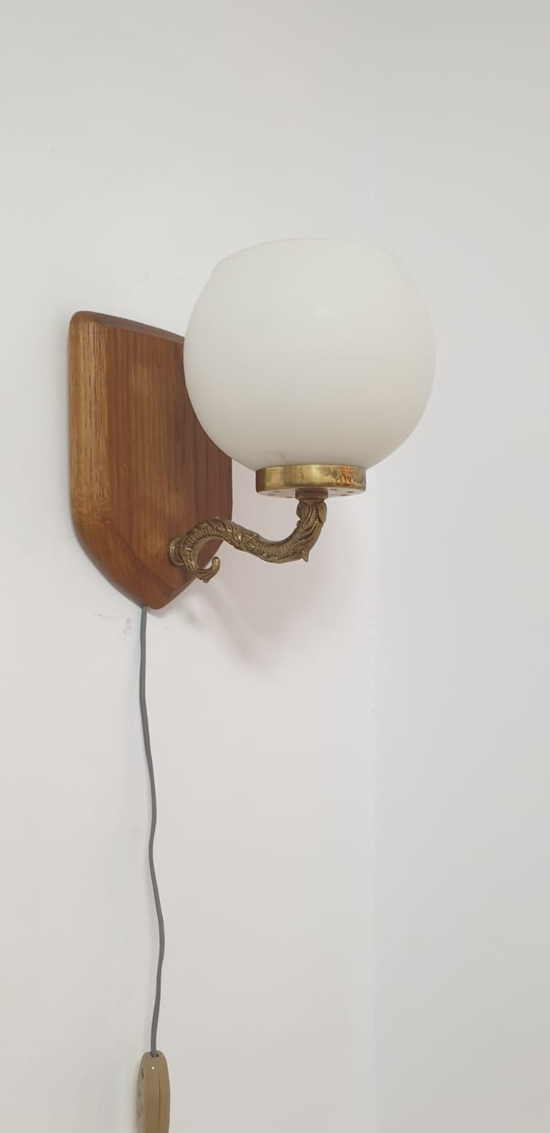 Accesoriu decorațiune înfrumusețare bronz opalina lemn Germania 1960