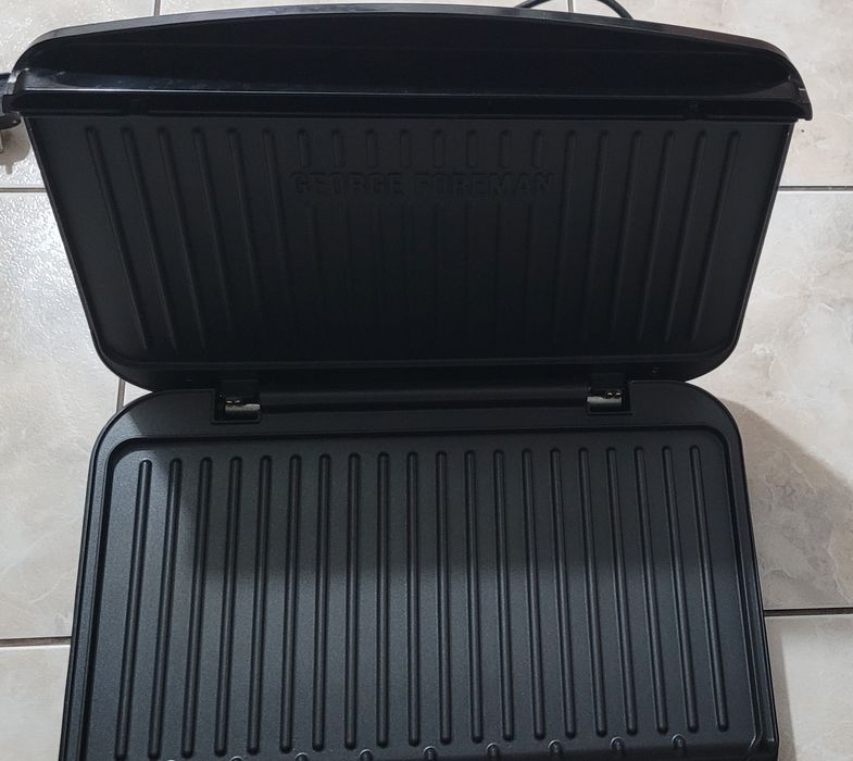 Grătar George Foreman 2400 W.
