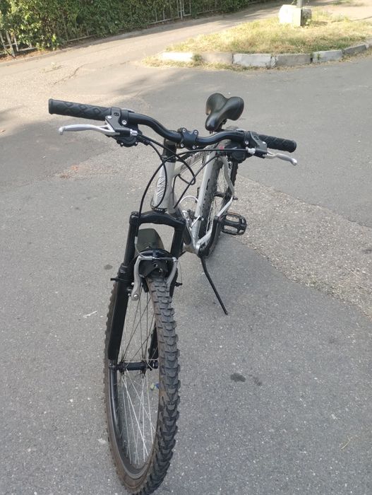 Bicicletă silver DHS