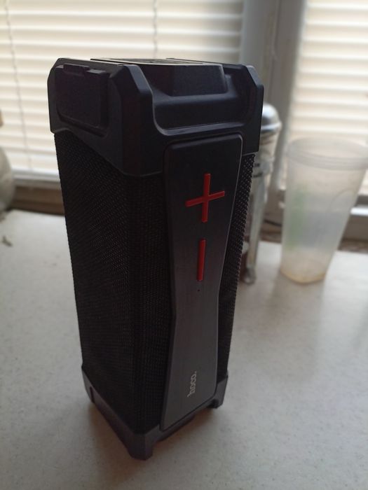 Продам блютуз колонку "Hoco"