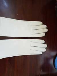 Светлые перчатки  кожа натуральная