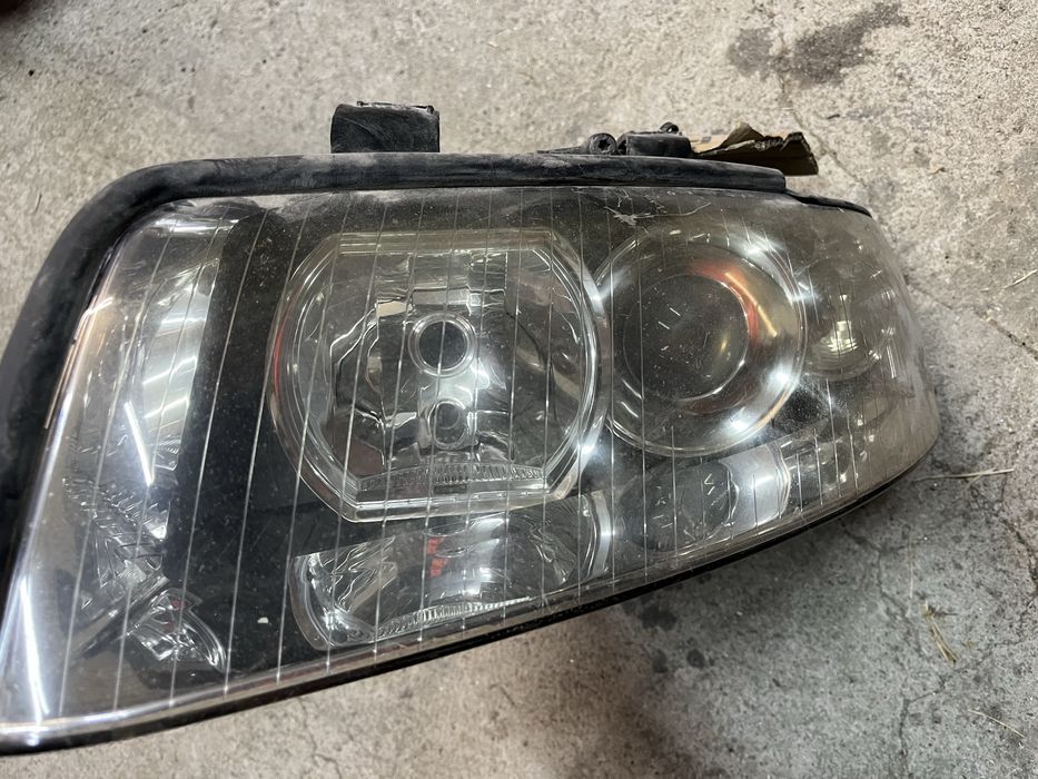 Ляв фар и десен стоп за ауди а4