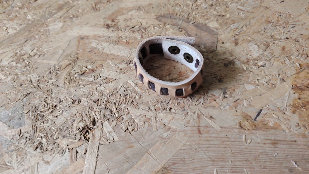 Brățări din piele naturala model unicat lucrate manual