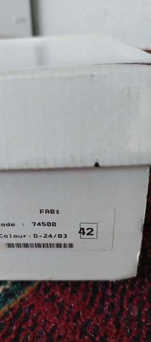 Туфлик  Маде: Италя кам кийилган