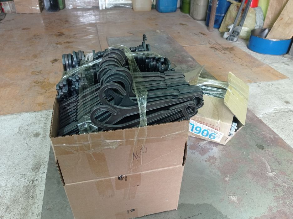 Вешалки для одежды