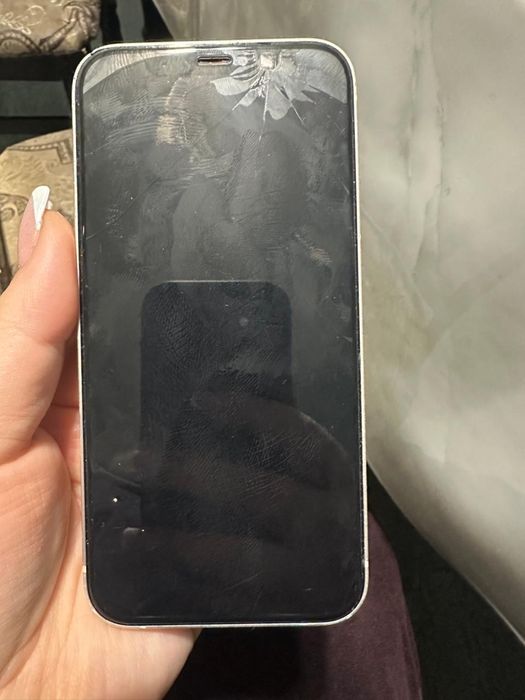 Продам айфон 12 в отличном состаянии