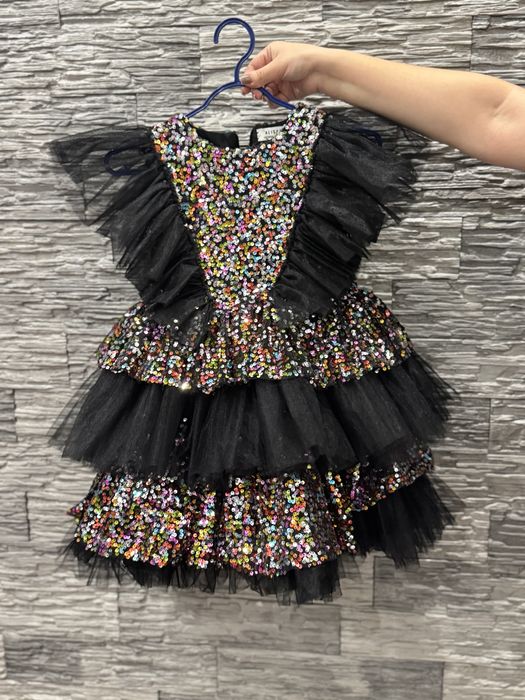 Изумительное платье 5000 тг