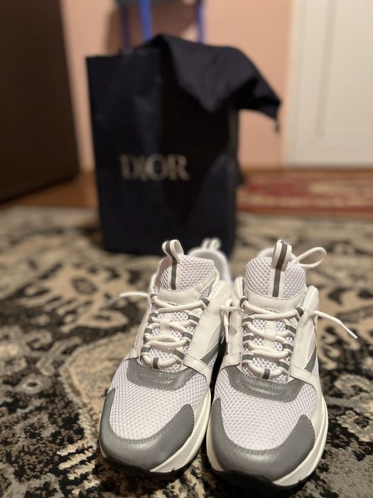 dior b 22 noi , mai multe detalii in privat