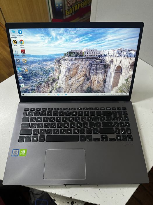 Продается ноутбук i5