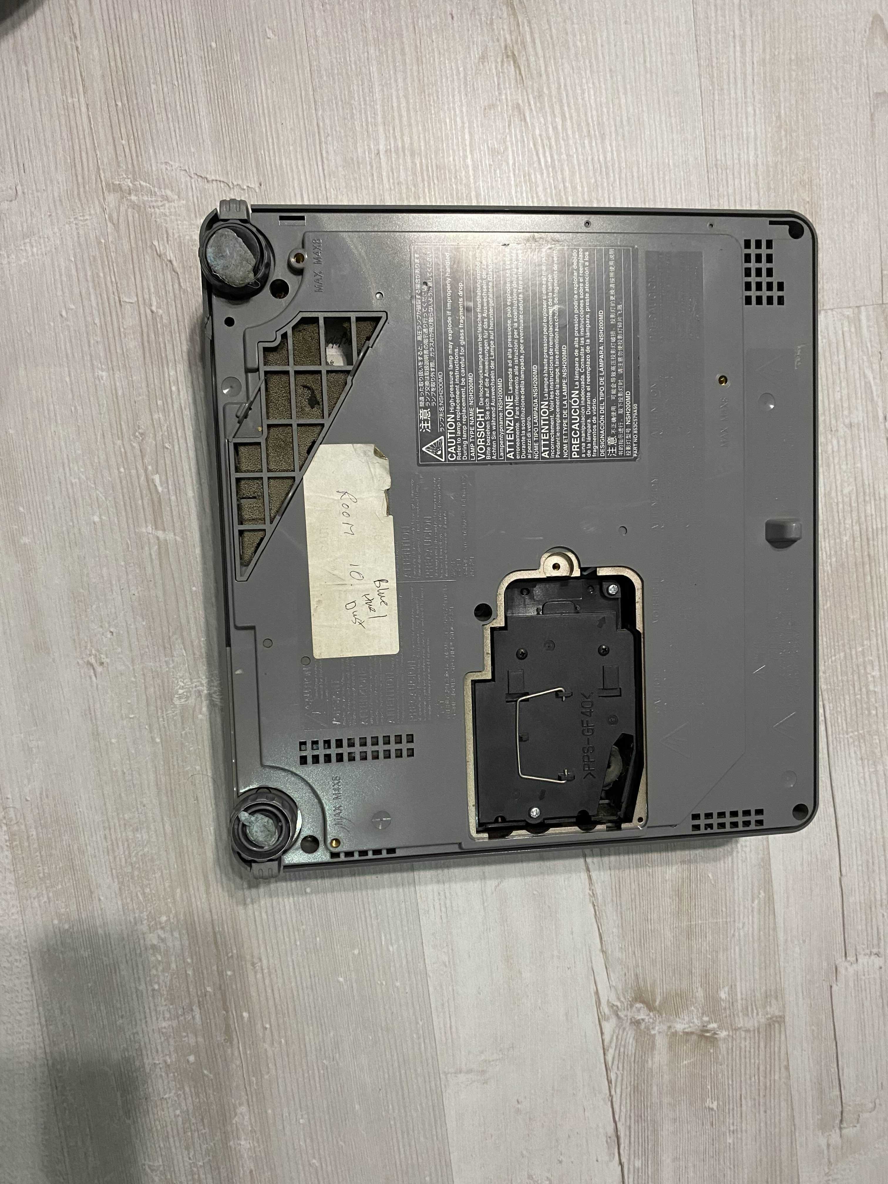 Прожектор Mitsubishi XL9U 3LCD