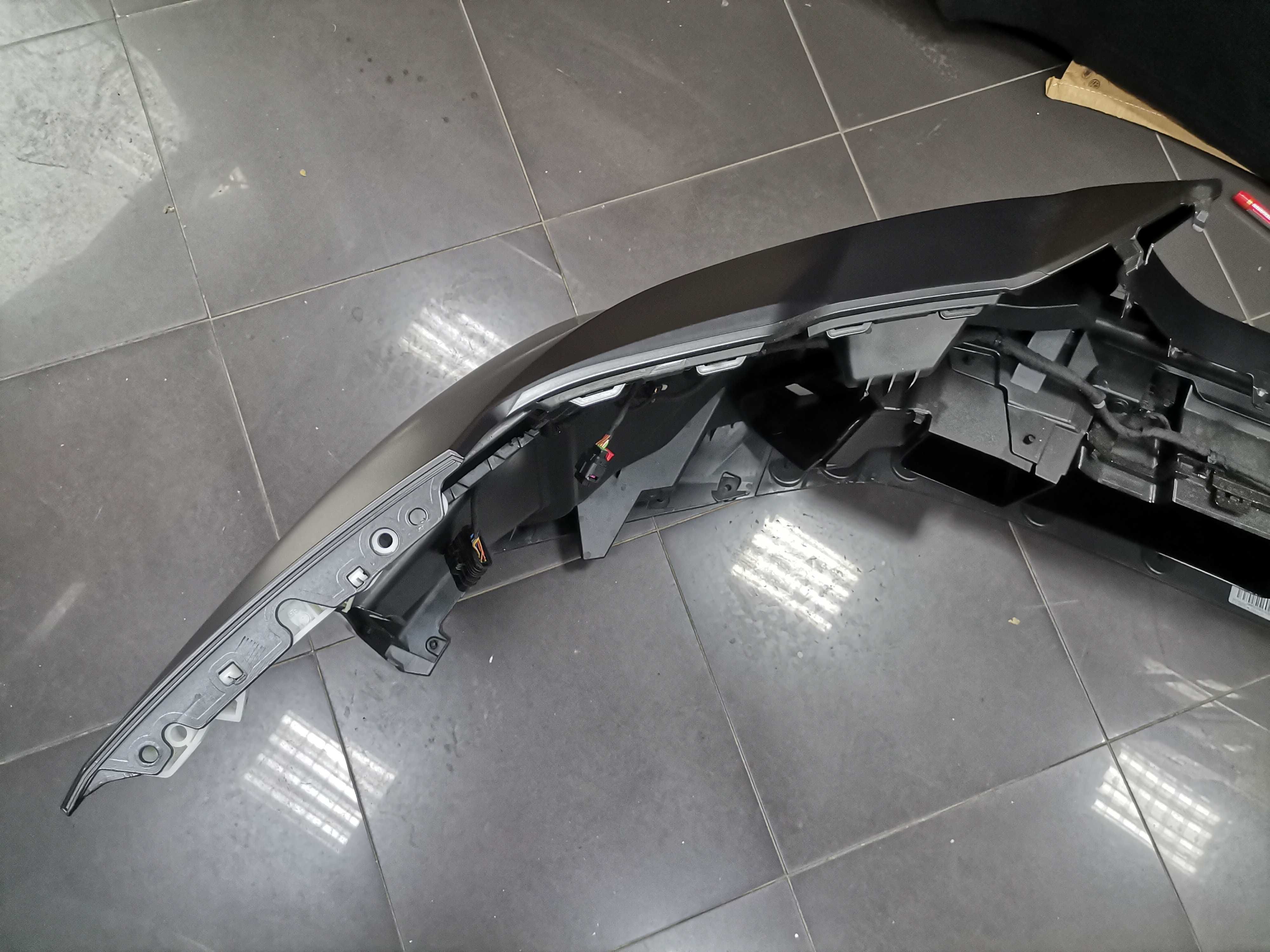 BMW G90 G99 M5 Като Нова Предна Броня Комплект Frozen deep grey
