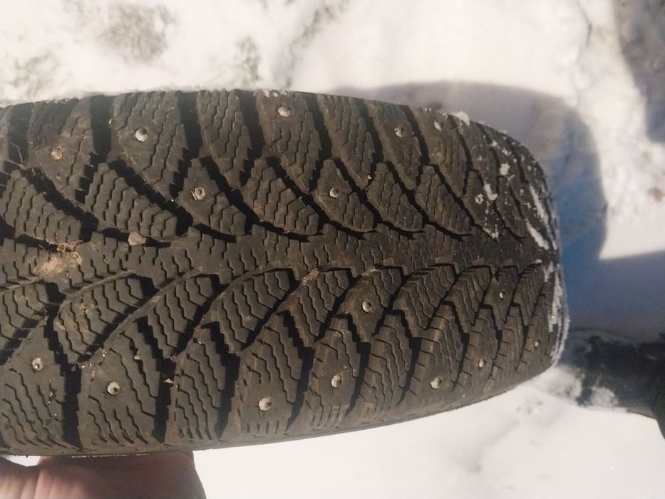 Продам  два баллона 185/60R14