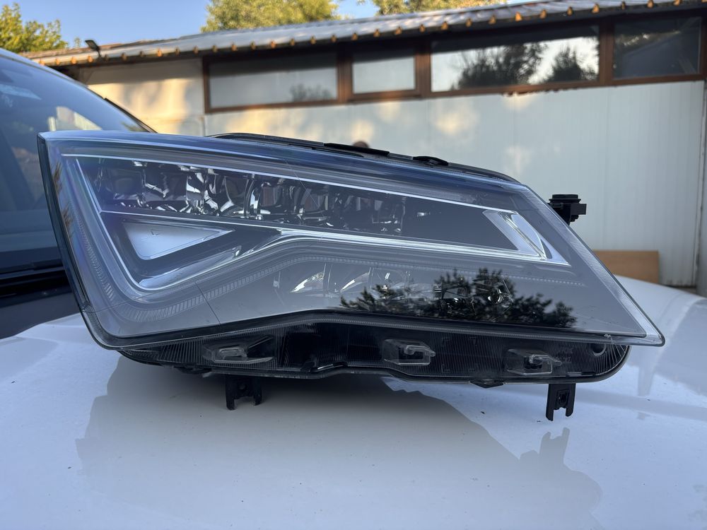 Фар Seat Ateca