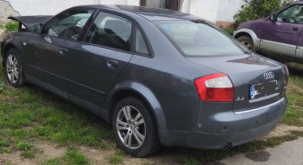 Audi A4, 2002, 1.6 benzina - avariat