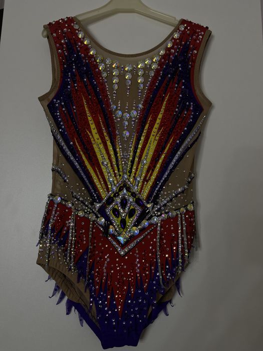 Продам купальник для художественной гимнастики
