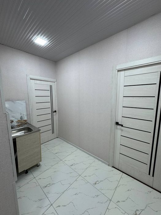 Агентство. Продам двух комнатную квартиру на первом этаже. Сегели-2.