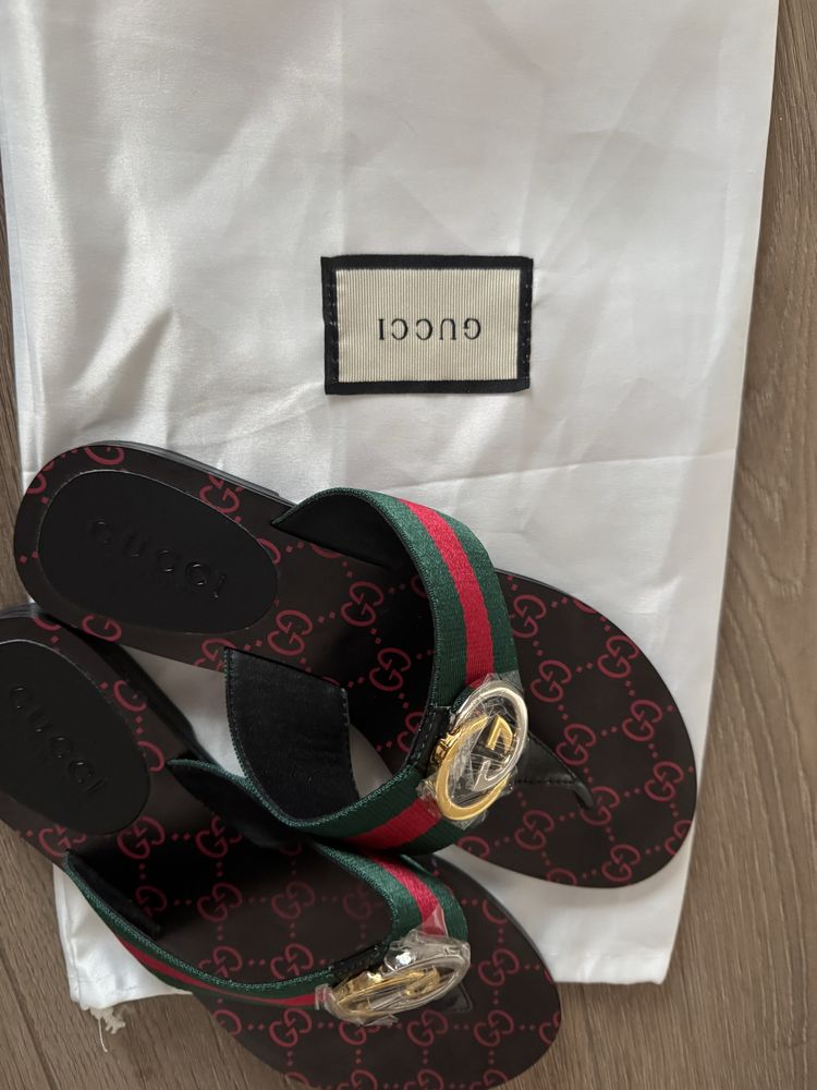Шлепки Gucci новые с пыльником