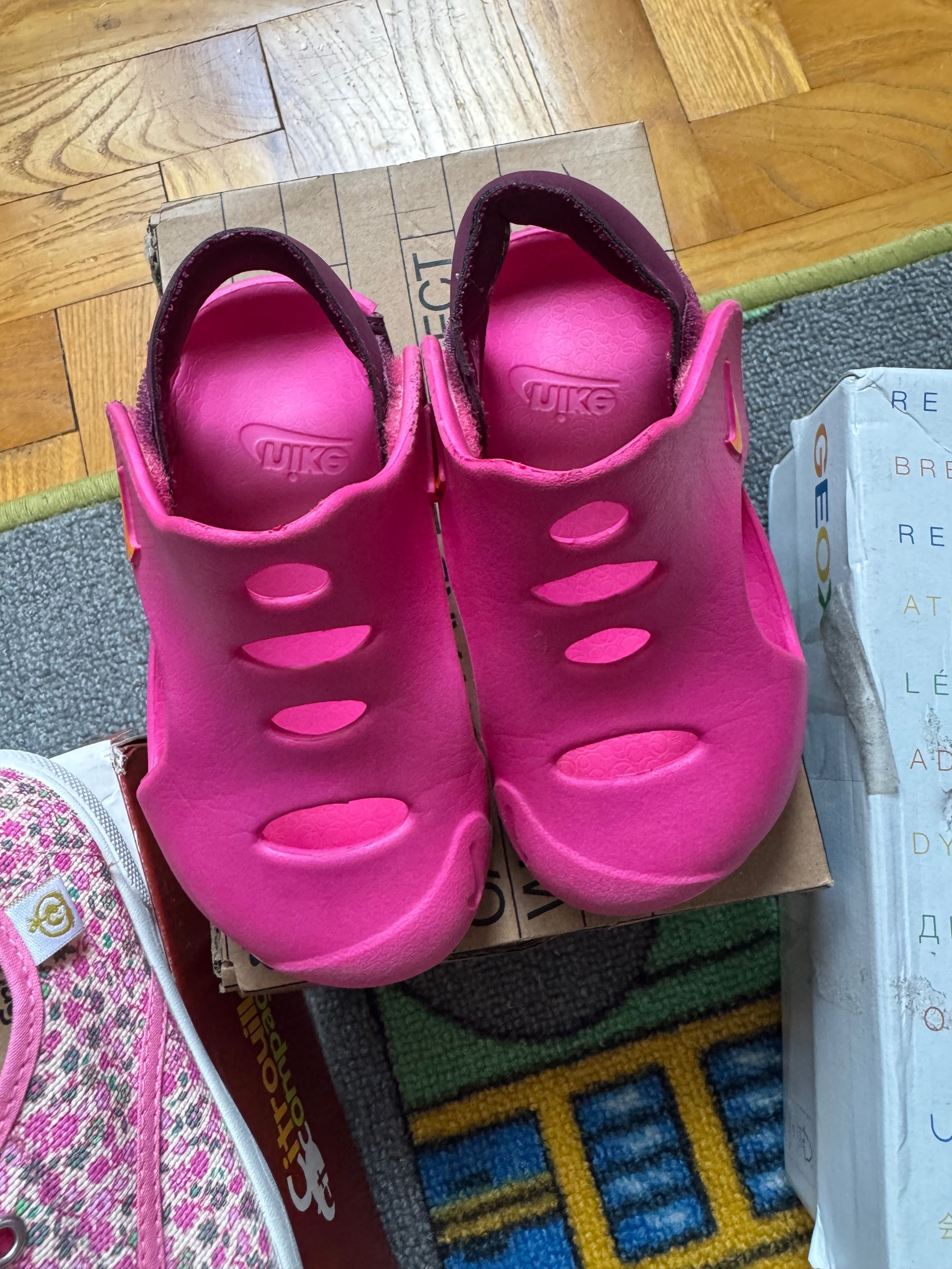 Сандали Nike и гуменки