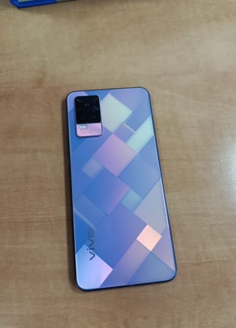 Vivo V21e. 128gb